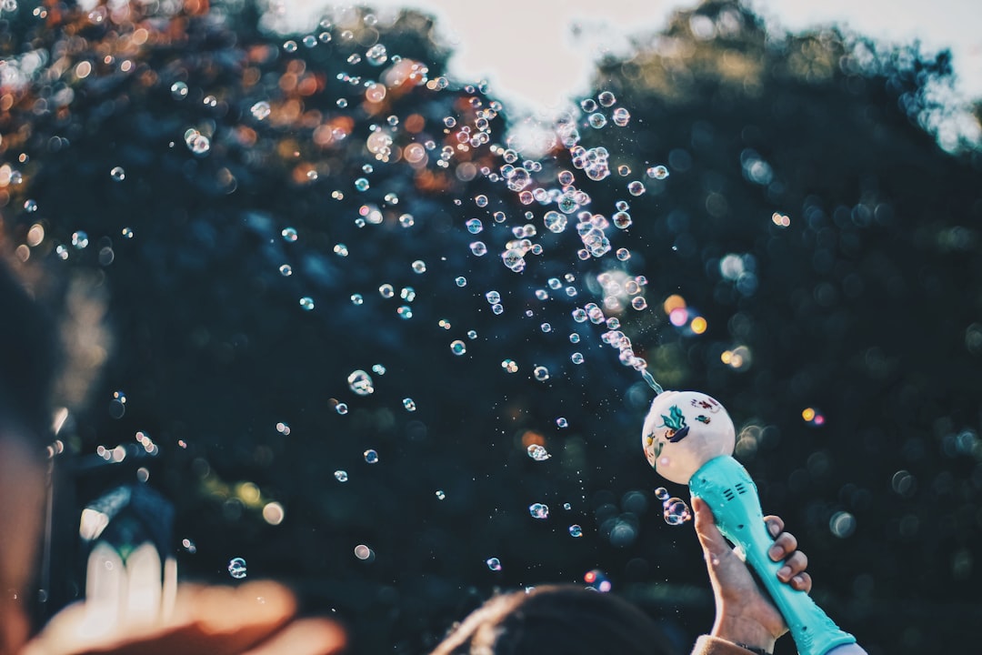 découvrez le défi captivant du 'bottle puzzle', un jeu d'énigme stimulant qui mettra à l'épreuve votre logique et votre ingéniosité. parfait pour les amateurs de casse-têtes, ce défi innovant vous fera réfléchir en essayant de débloquer des bouteilles piégées. amusez-vous tout en développant vos capacités de résolution de problèmes !